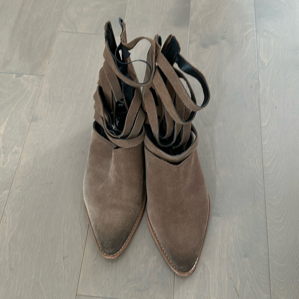 Free people Sloane boot /  booties worn once size 38